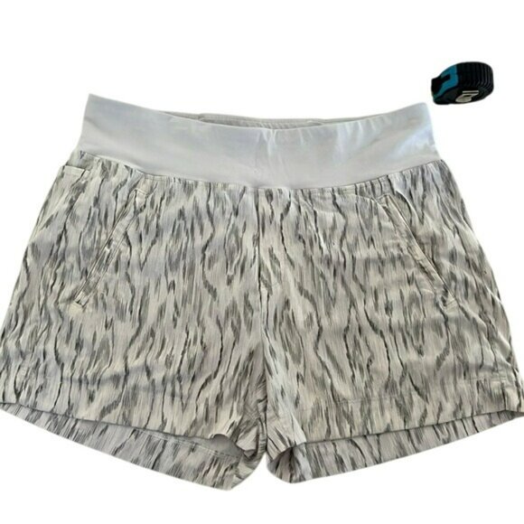 Athleta Trekkie‎ North Short Color Ikat Texture Magnolia Grey/White Size 10 - Picture 2 of 5